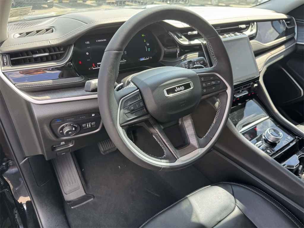2022 Jeep Cherokee Limited 4xe photo 2