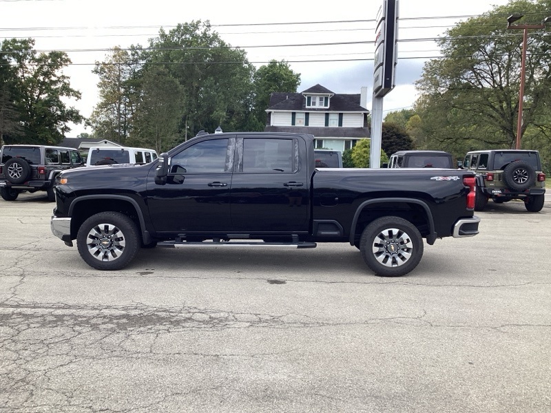 2025 Chevrolet Silverado 2500HD LT photo 4