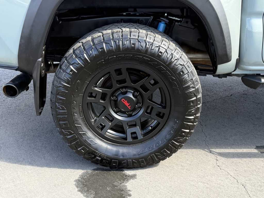 2022 Toyota Tacoma TRD Off-Road photo 13
