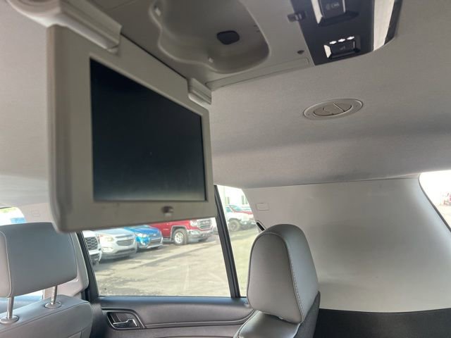 2016 Chevrolet Suburban LT photo 21