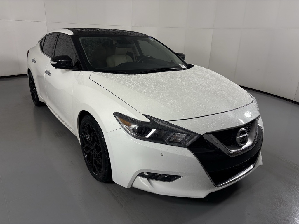 2017 Nissan Maxima Platinum photo 2