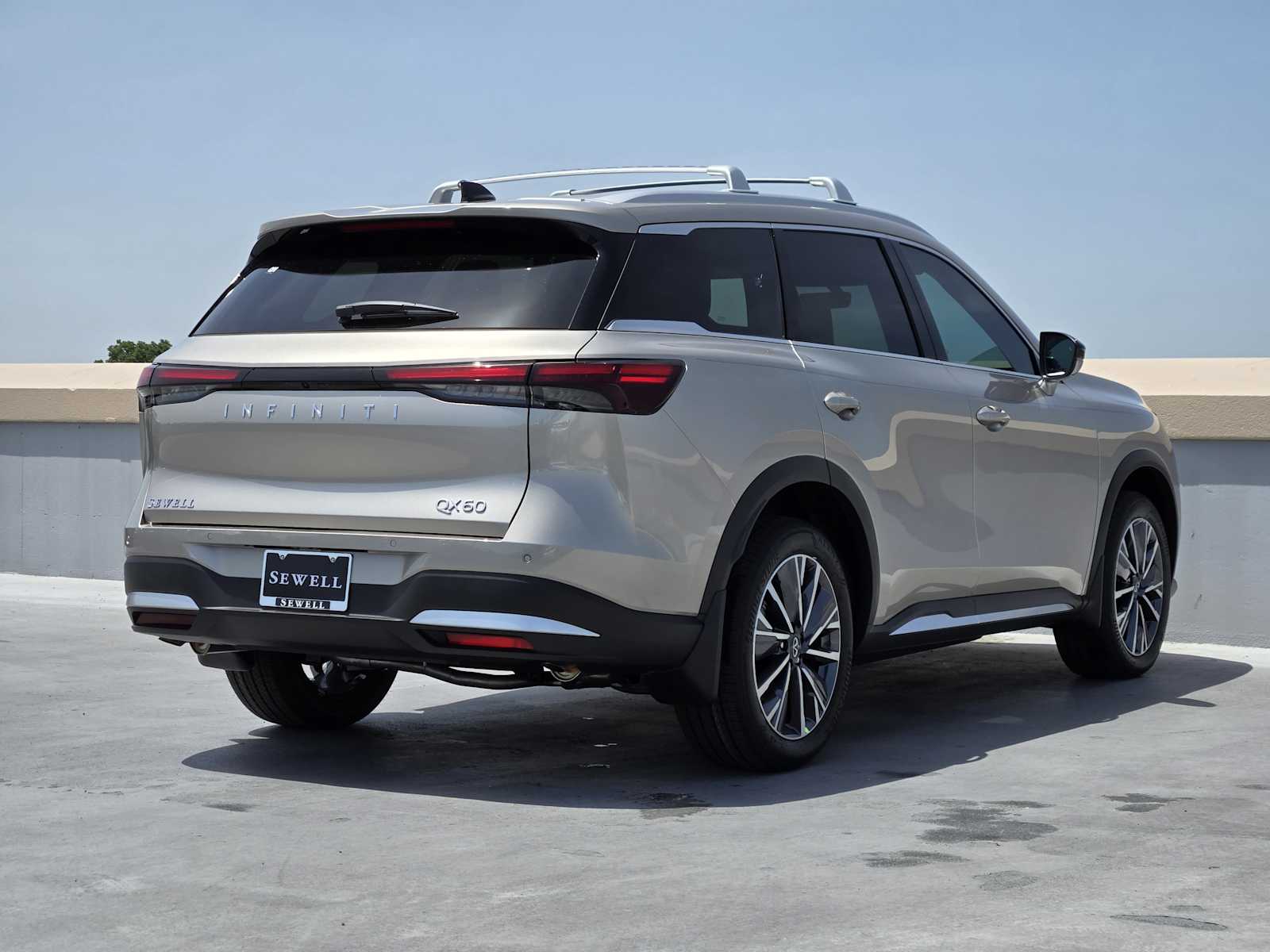 2026 Infiniti QX60 Luxe photo 2