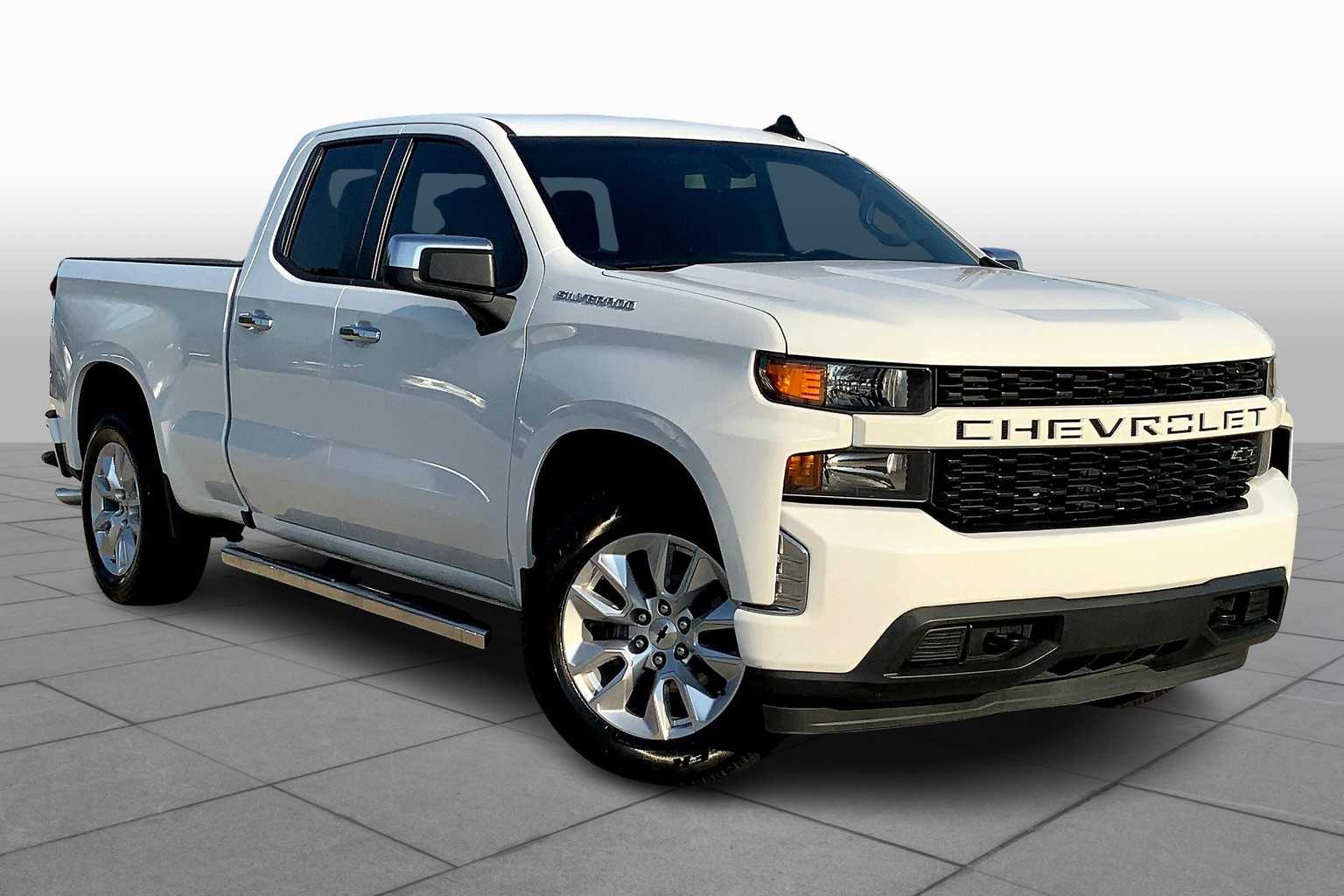 2021 Chevrolet Silverado 1500 Custom photo 2