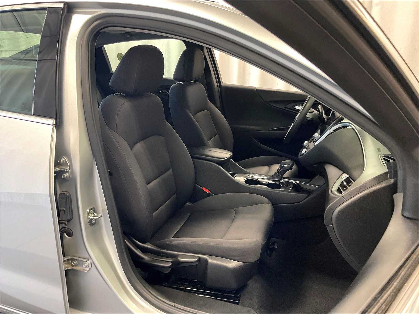 2022 Chevrolet Malibu 1LT photo 10
