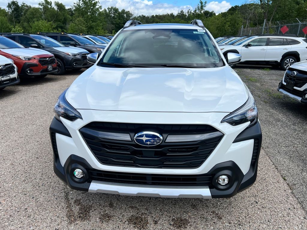 2025 Subaru Outback Touring photo 3