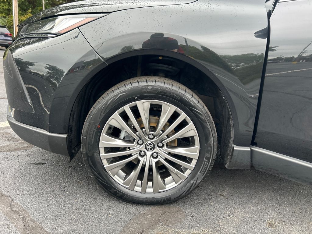 2022 Toyota Venza XLE photo 26