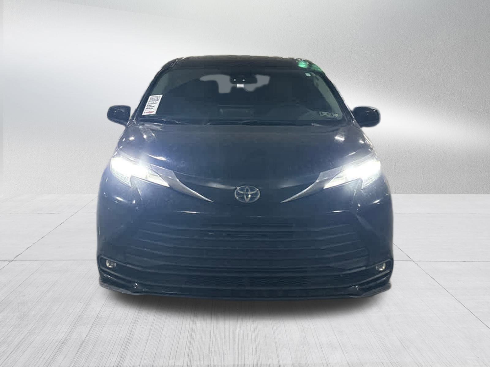 Used 2025 Toyota Sienna XLE with VIN 5TDYRKECXSS267198 for sale in Golden Valley, Minnesota