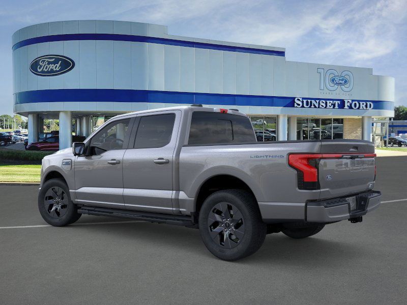 2025 Ford F-150 Lightning Lariat photo 4