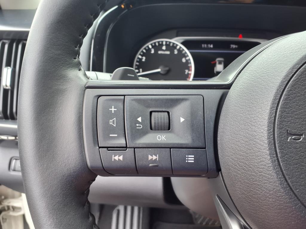 2023 Nissan Pathfinder SL photo 15