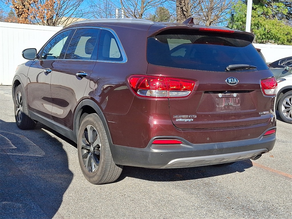 2017 Kia Sorento EX photo 2