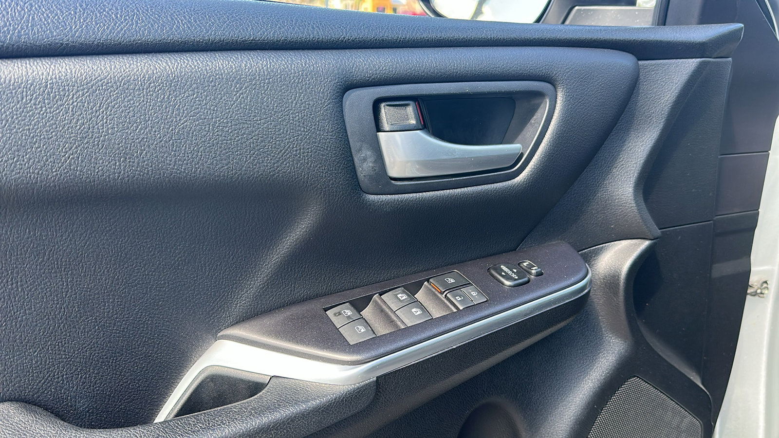 2017 Toyota Camry LE photo 8