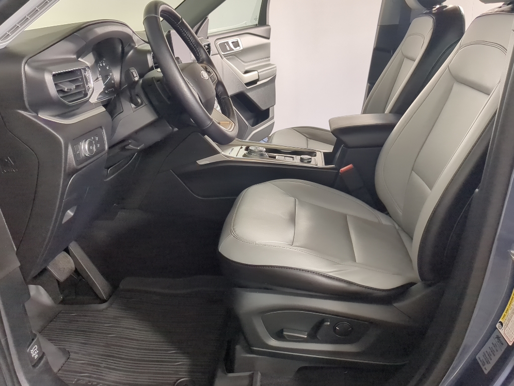 2021 Ford Explorer XLT photo 6