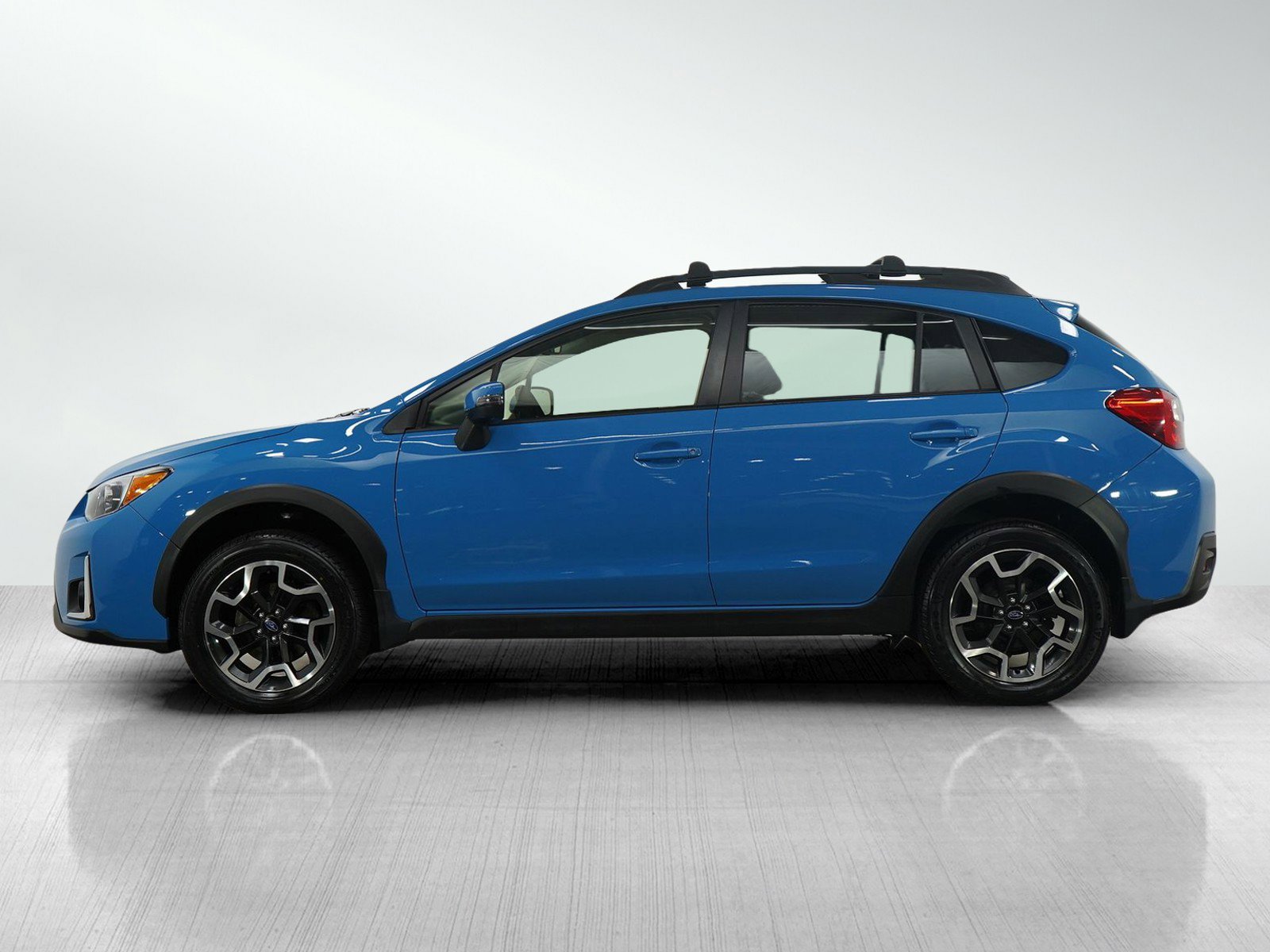 Used 2016 Subaru Crosstrek Limited with VIN JF2GPAKCXG8274827 for sale in Burnsville, Minnesota