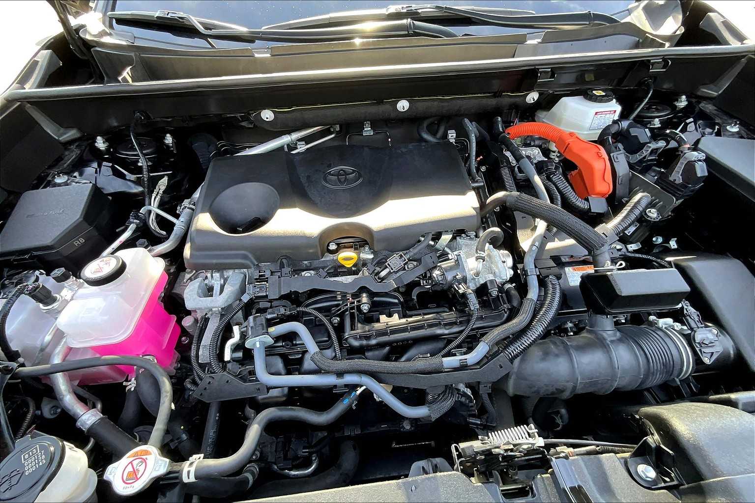 2022 Toyota RAV4 Hybrid XLE photo 29