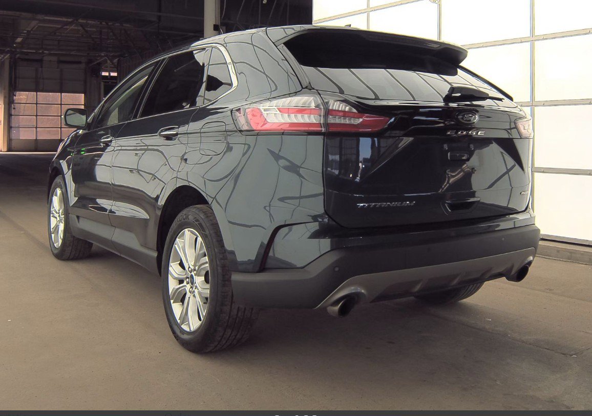 2022 Ford Edge Titanium photo 3