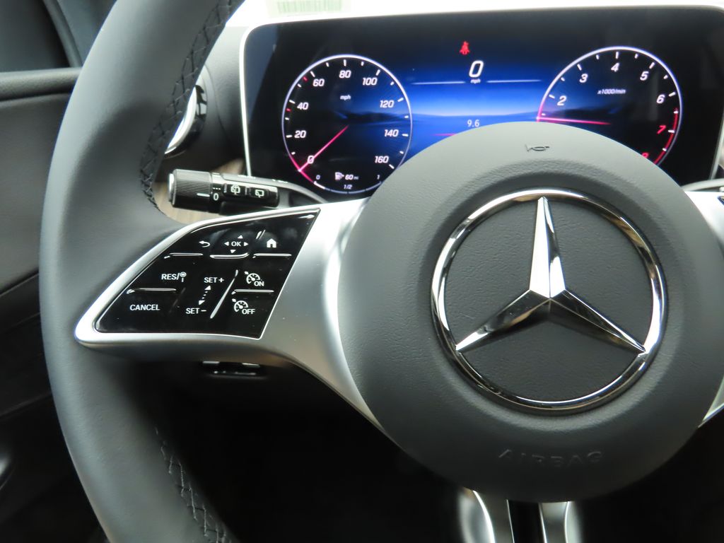 2025 Mercedes Benz GLC 300 photo 10