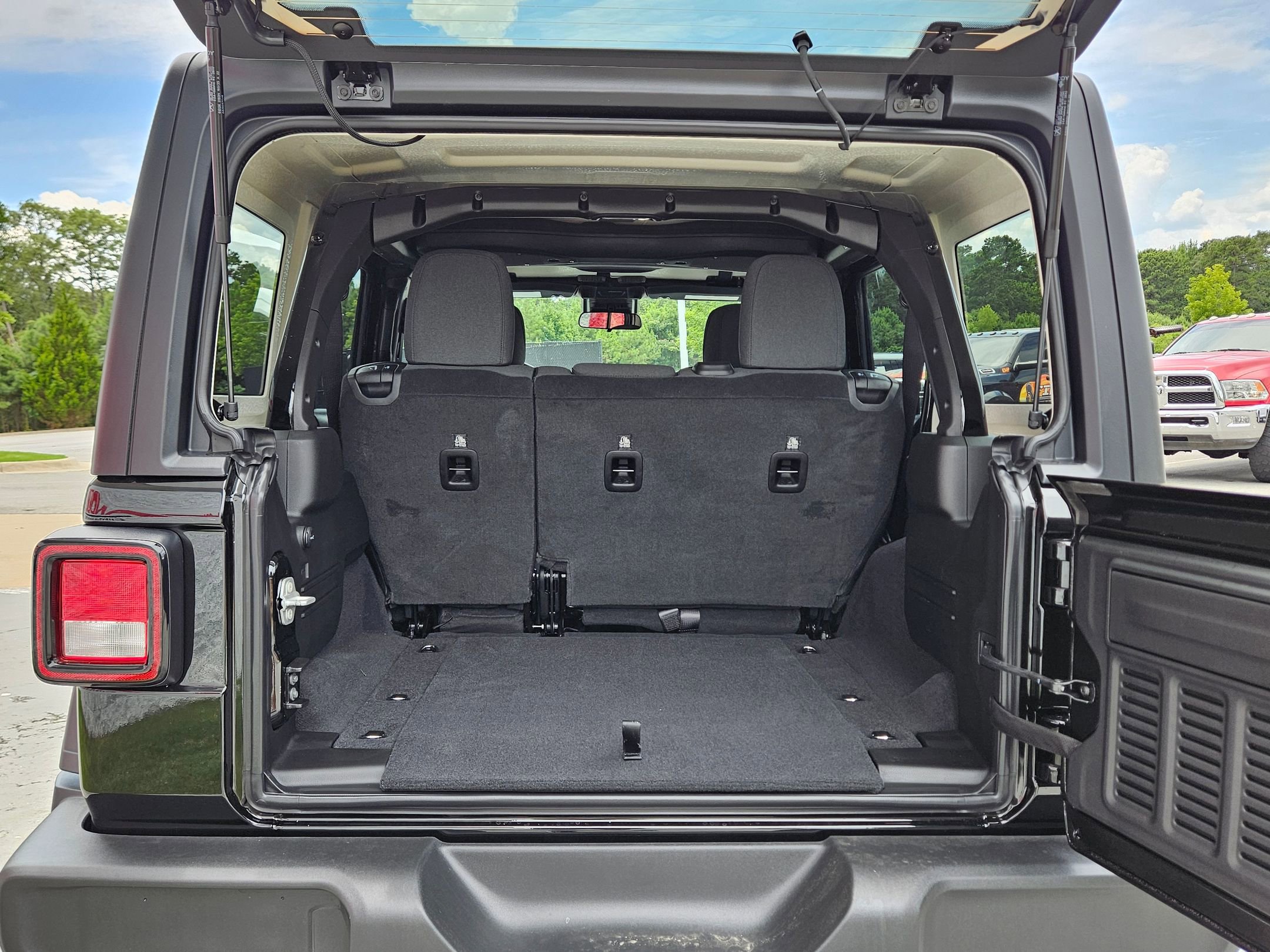 2025 Jeep Wrangler Sport S photo 25