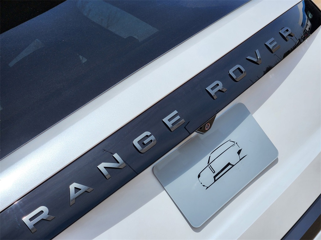 2025 Land Rover Range Rover Autobiography photo 6