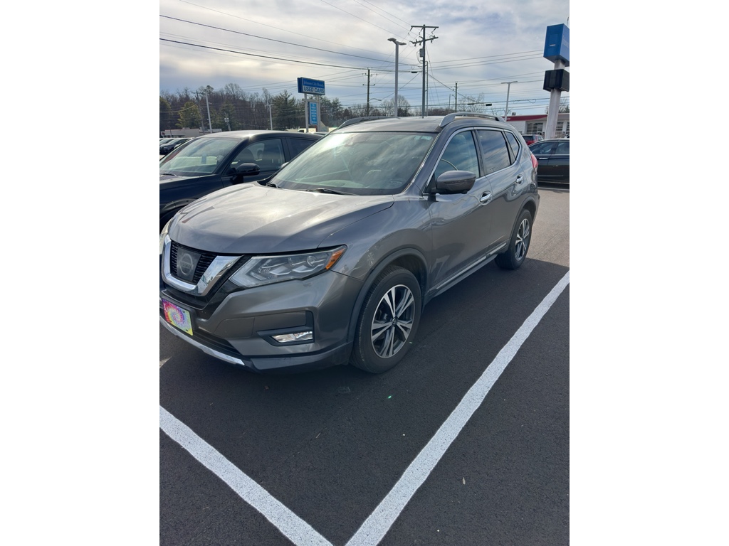 2017 Nissan Rogue SL's photo