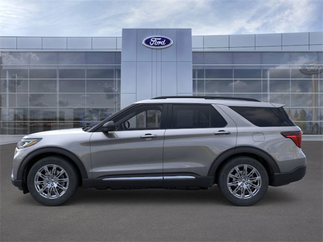 2025 Ford Explorer photo 3