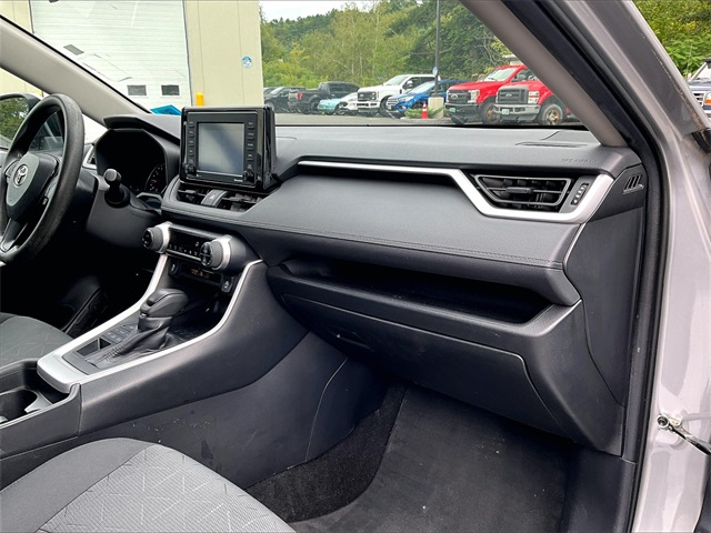 2021 Toyota RAV4 XLE photo 17