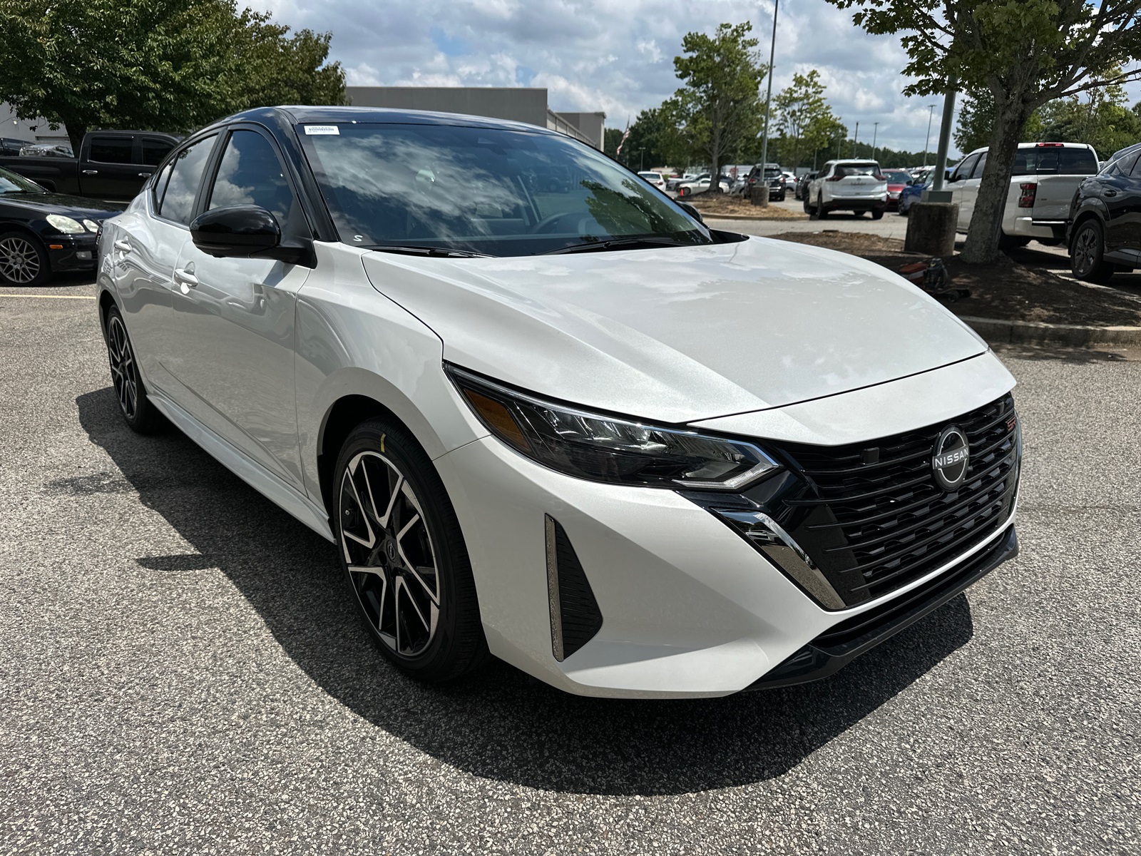 2025 Nissan Sentra SR photo 2