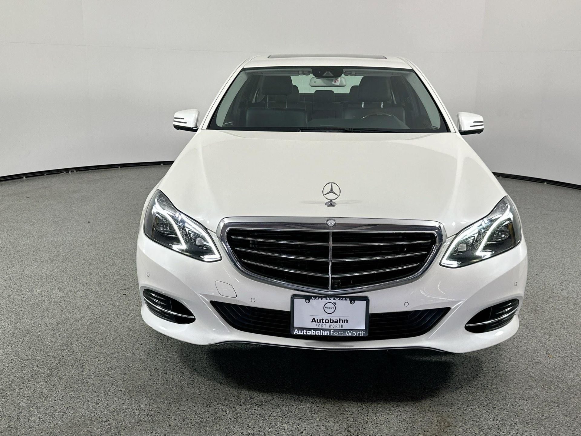 2014 Mercedes Benz E 350 photo 2