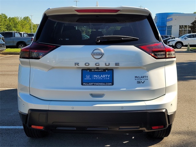 2024 Nissan Rogue SV photo 3