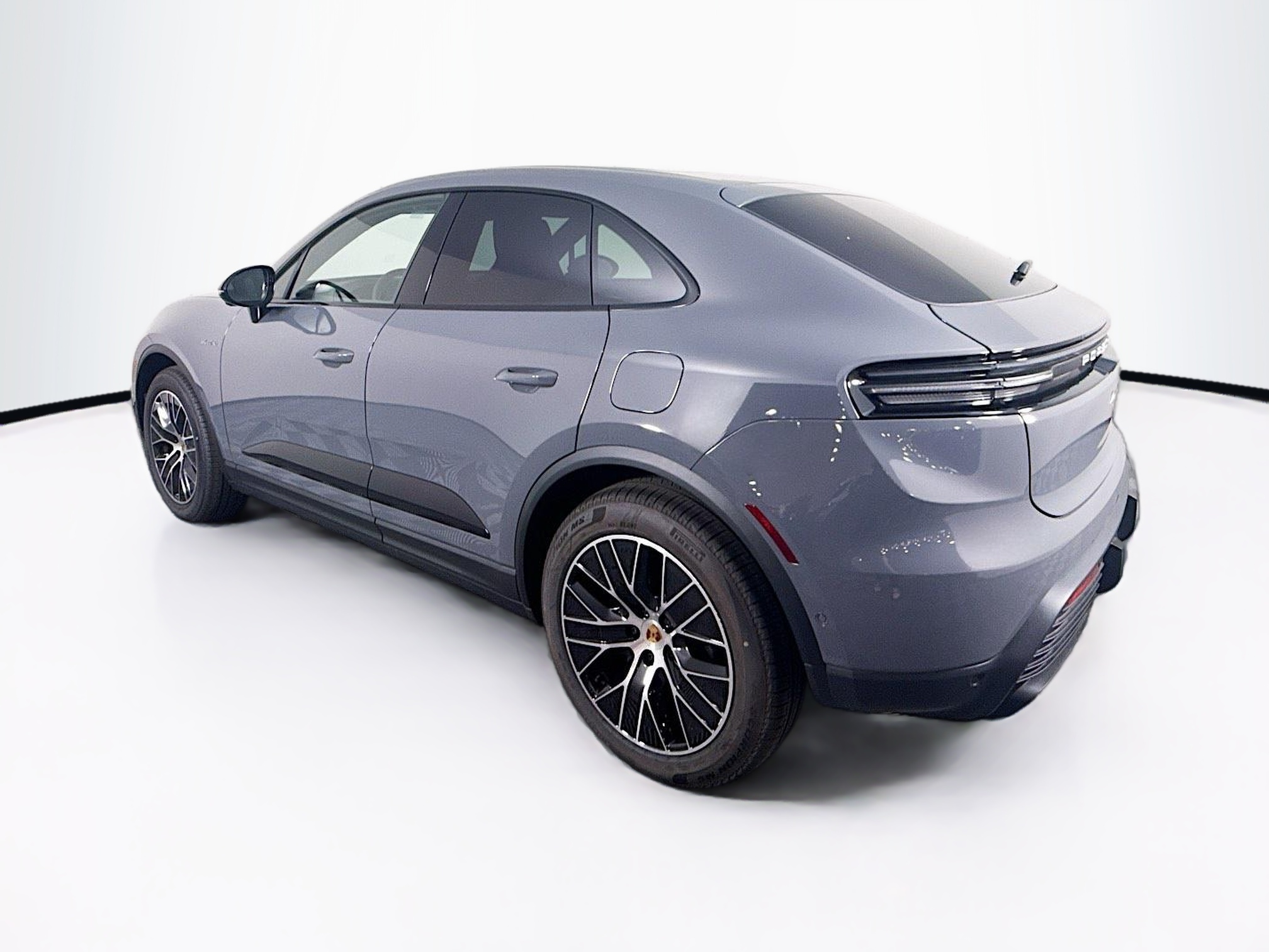2025 Porsche Macan 4 Electric photo 3