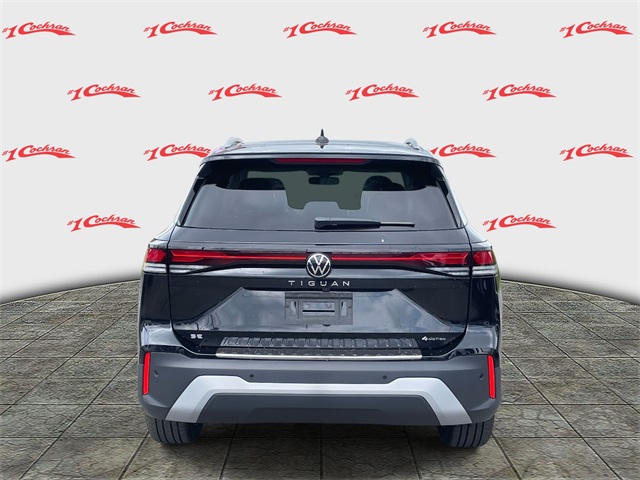 2025 Volkswagen Tiguan SE photo 3