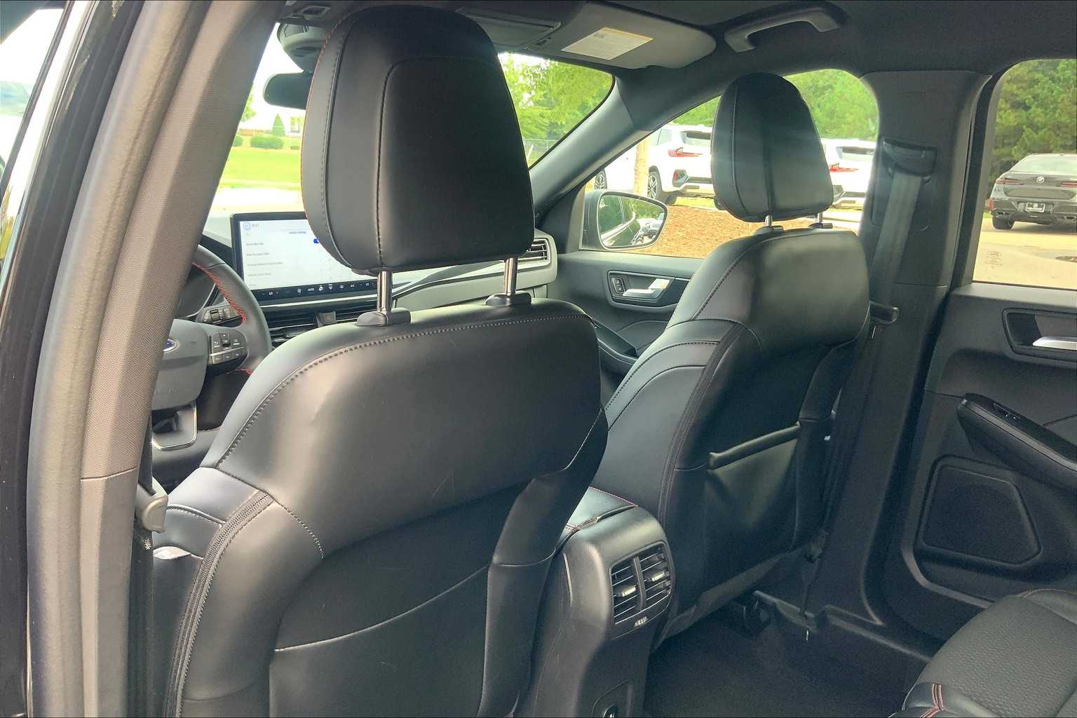 2024 Ford Escape ST-Line photo 21