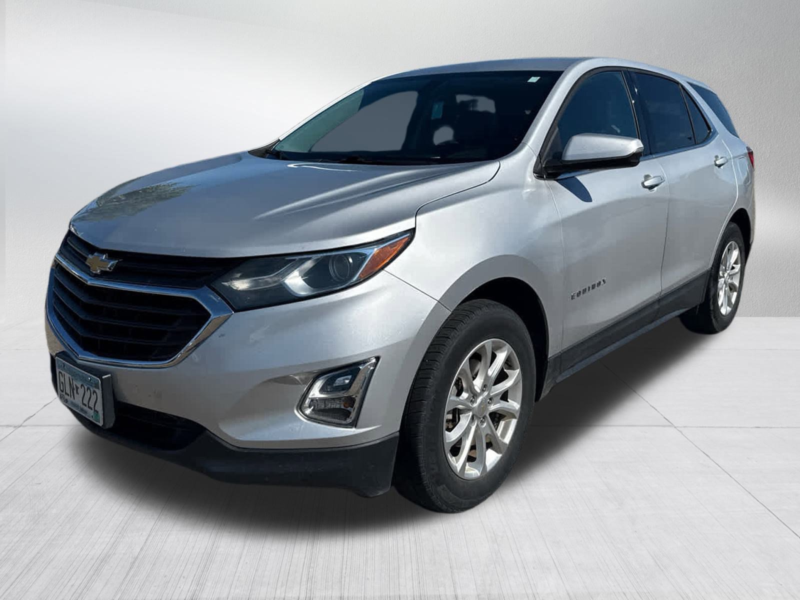 2018 Chevrolet Equinox LT photo 2