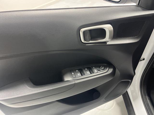 2026 Hyundai Venue SEL photo 4