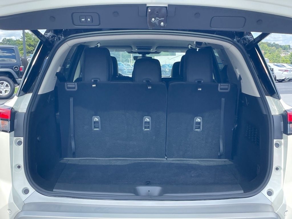 2024 Nissan Pathfinder SL photo 24
