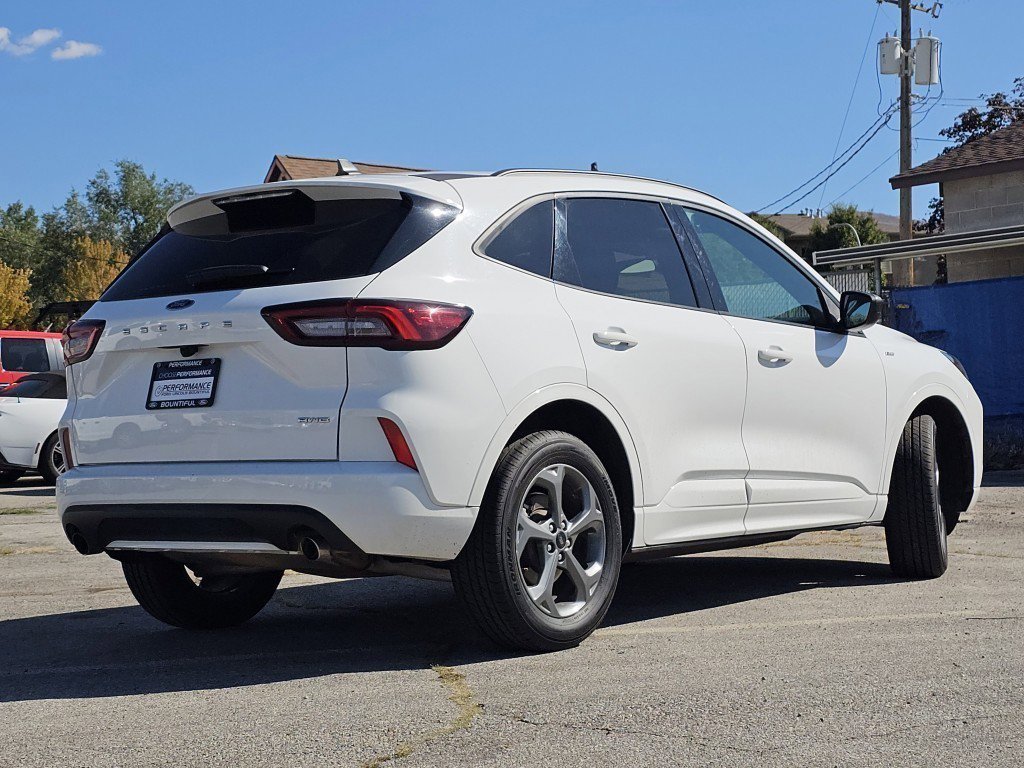 2023 Ford Escape ST-Line photo 16