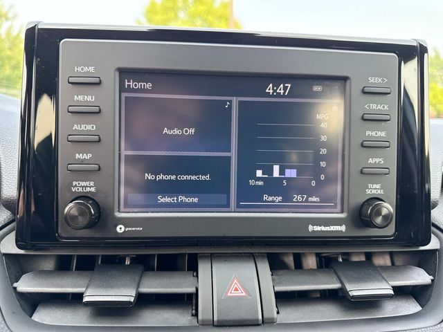 2022 Toyota RAV4 LE photo 21