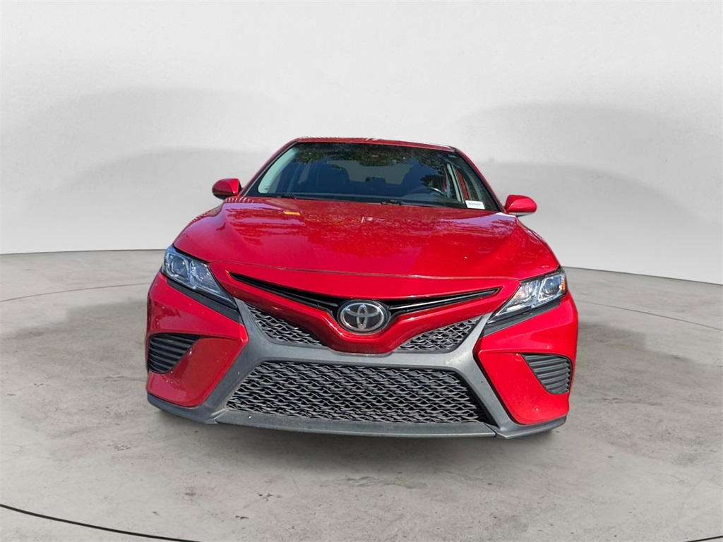 2019 Toyota Camry SE photo 4