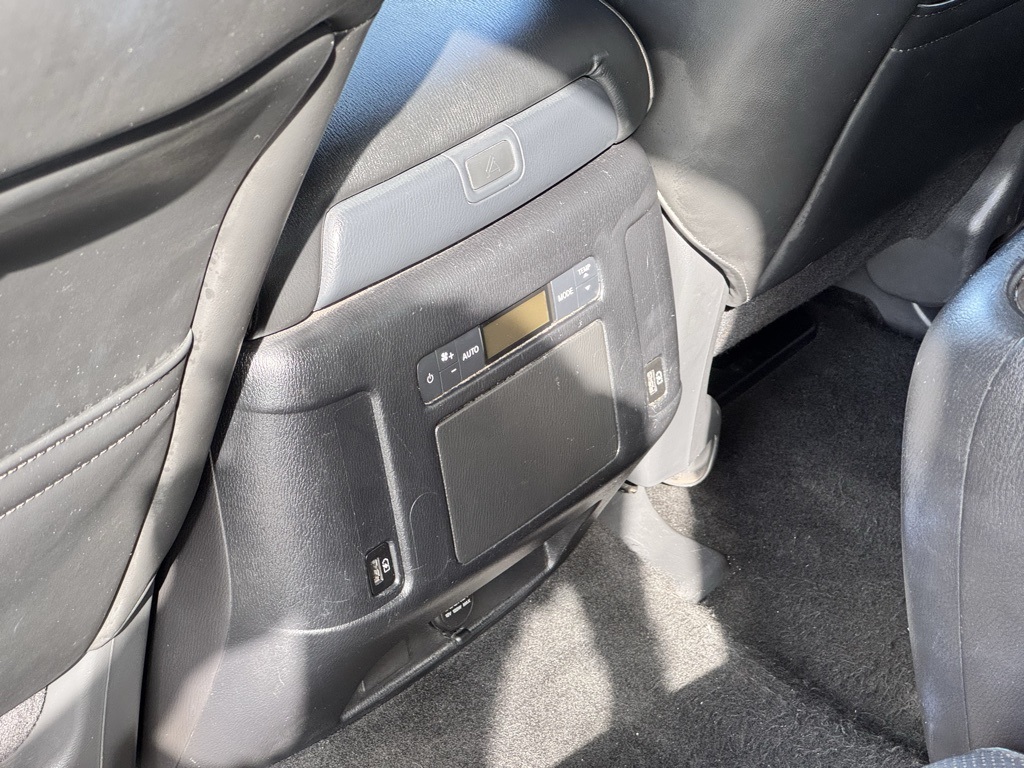 2022 Infiniti QX80 Luxe photo 23