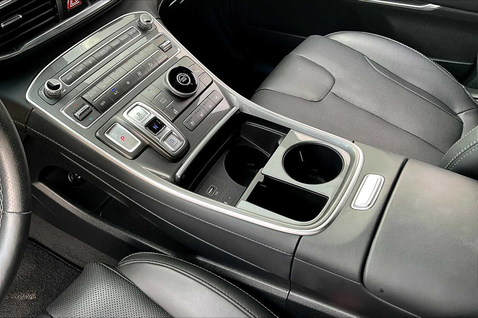2022 Hyundai Santa Fe Calligraphy photo 14