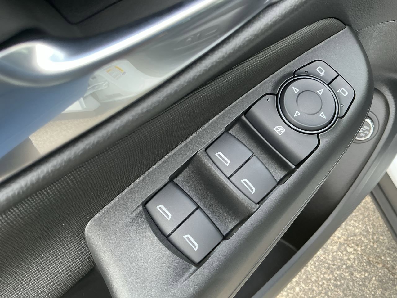 2025 Buick Envista Preferred photo 18