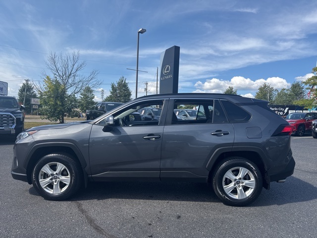 2021 Toyota RAV4 XLE photo 6