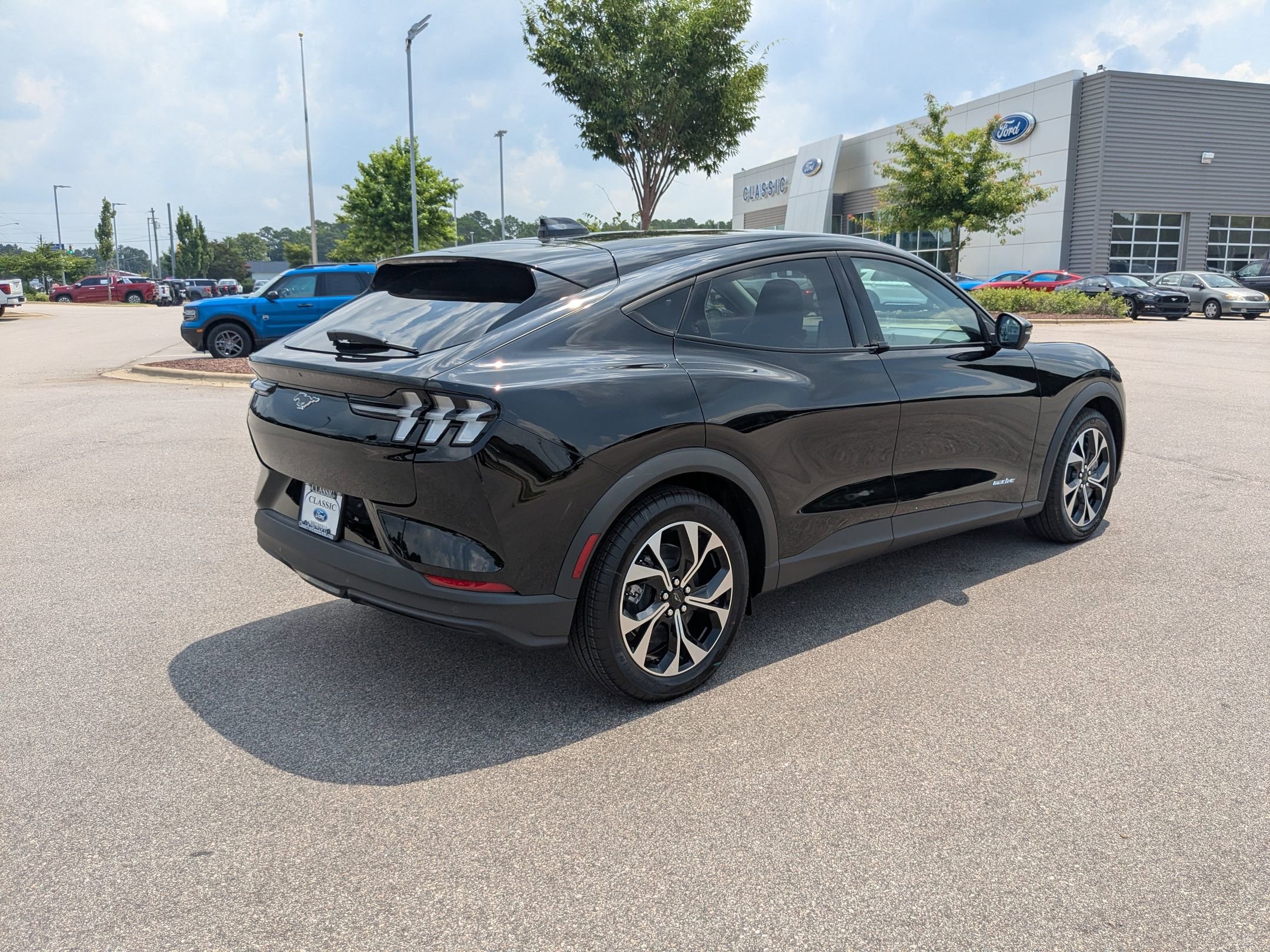 2025 Ford Mustang Mach-E Select photo 7