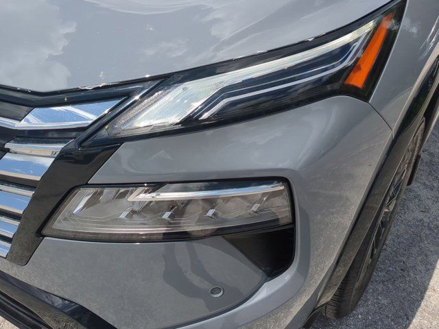 2025 Nissan Rogue Platinum photo 10