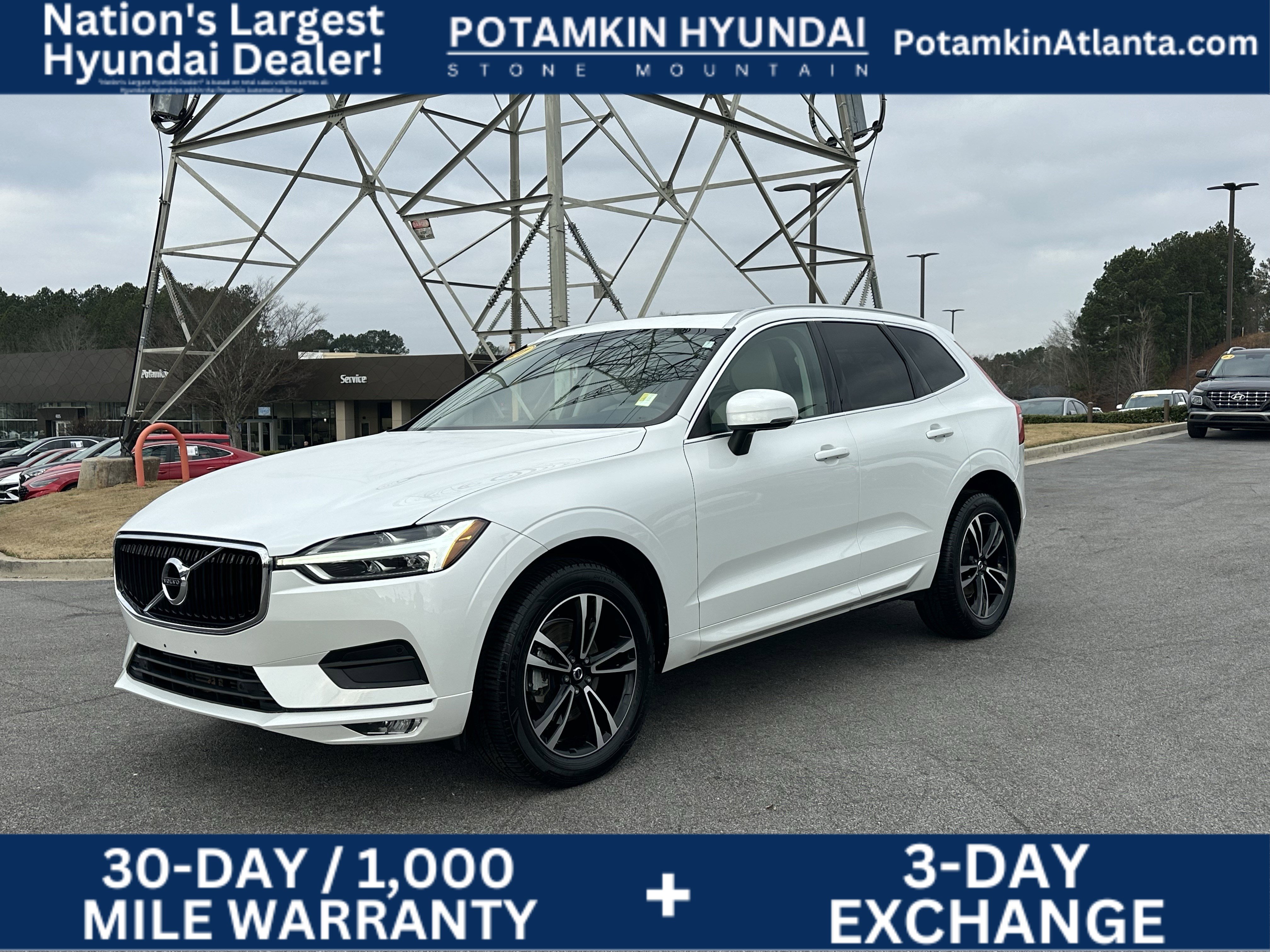 2021 Volvo XC60 Momentum's photo