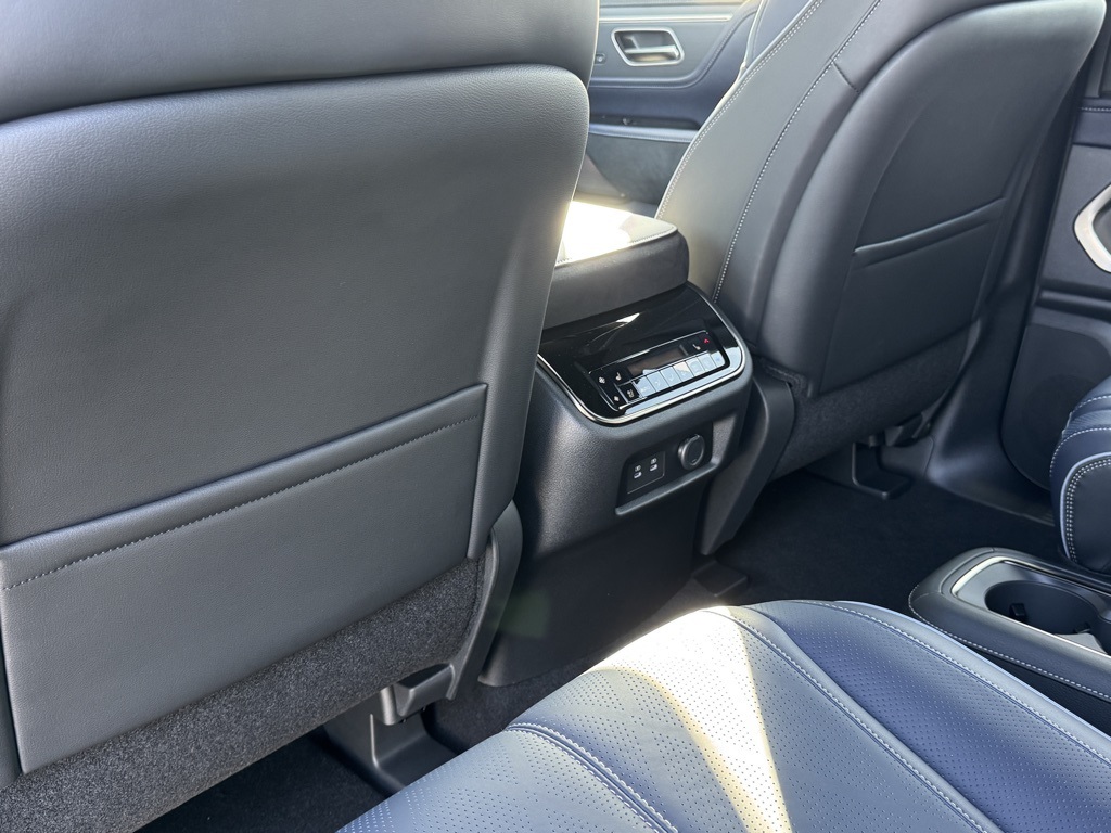 2026 Infiniti QX80 Sensory photo 18