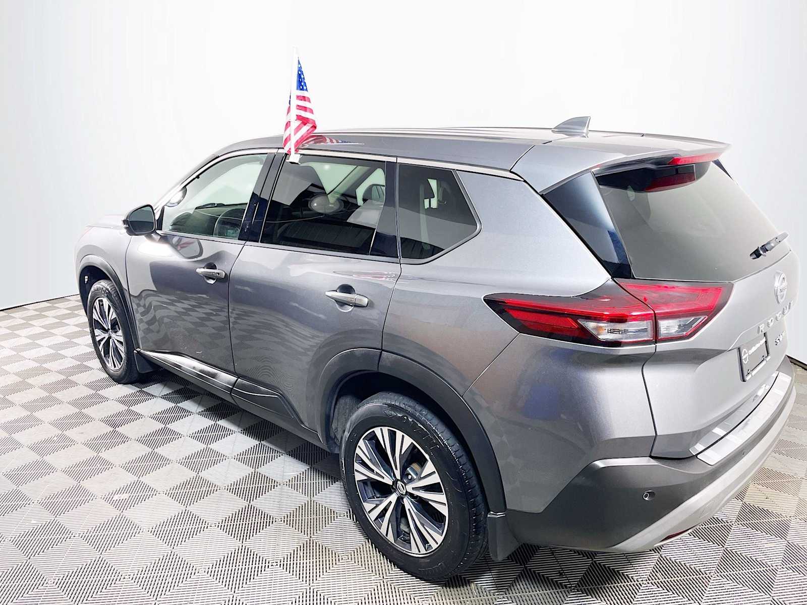 2021 Nissan Rogue SV photo 6