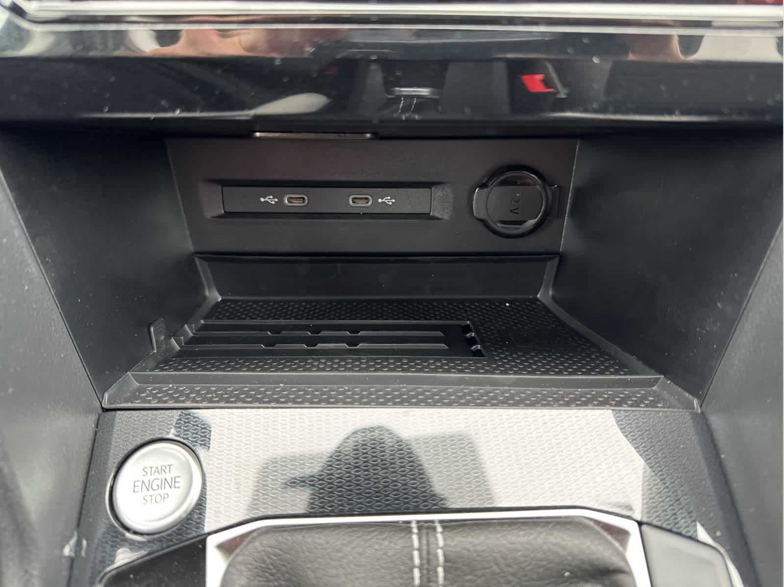 2025 Volkswagen Taos SE photo 21