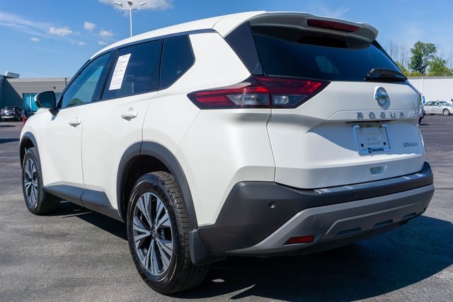 2021 Nissan Rogue SV photo 2