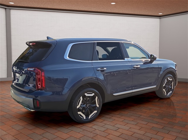 2025 Kia Telluride S photo 3