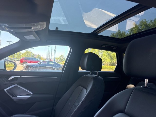 2019 Audi Q3 Premium photo 3